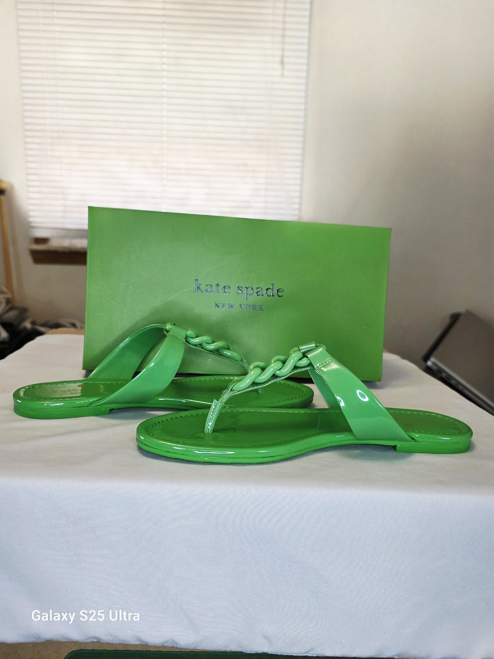 Kate Spade Patent Irene Sandals In Fresh Greens Size 7.5B - Picture 1 of 9